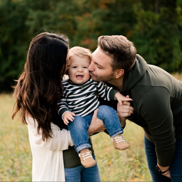 Meet your Posher, Alisha - Picture 3 of 3